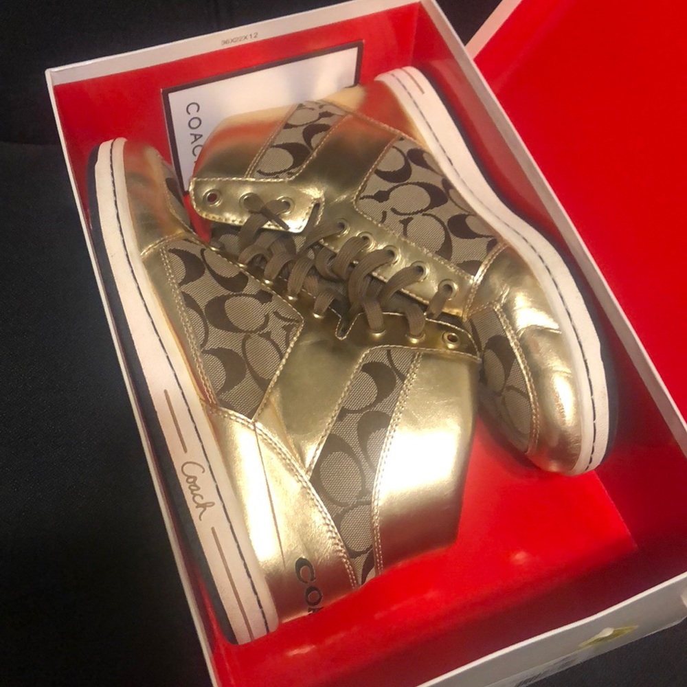 Coach mid tip sneaker